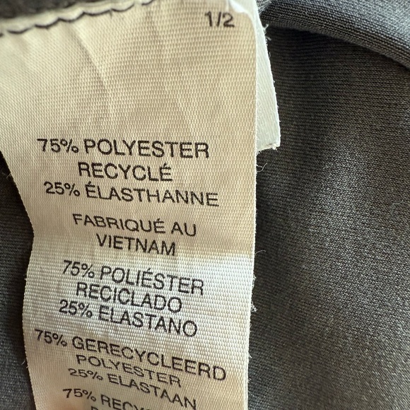 Vuori Gray Women's Matching Set (small) - Picture 5 of 7